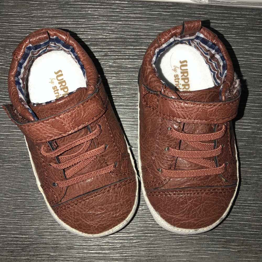6-12 Months Boy Walker Shoes. Surprise Target